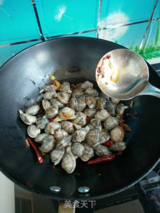 麻辣花蛤的做法步骤：7