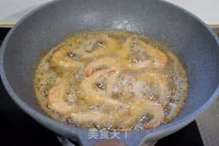  椒盐土豆虾的做法步骤：8