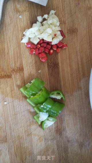 洋葱烧虾的做法步骤：2