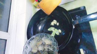 花蛤豆腐汤的做法步骤：1