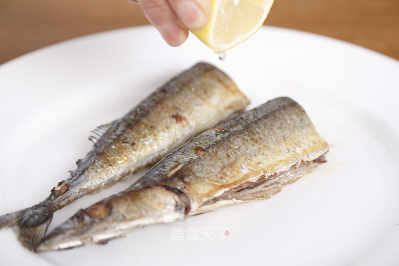 盐烤秋刀鱼的做法