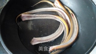 红烧黄鳝的做法步骤：2