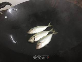 香煎小海鱼的做法步骤：3