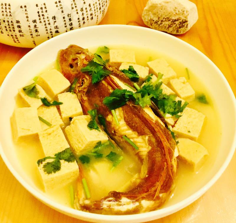 红头鱼炖豆腐的做法
