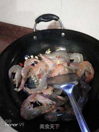 椒盐红虾的做法步骤：4