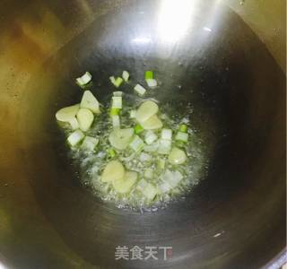 八爪鱼炒韭菜的做法步骤：4