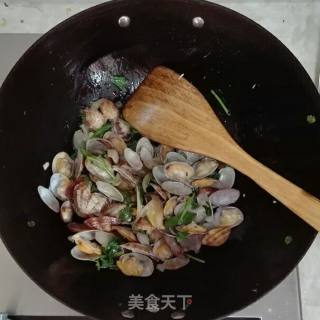 炒花蛤的做法步骤：5