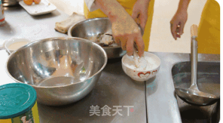 教你做美味的咖喱蟹的做法步骤：1