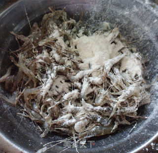 香酥椒盐河虾的做法步骤：2