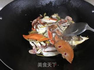 姜葱炒蟹的做法步骤：8