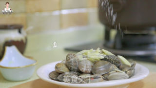黄磊深夜食堂之酒蒸蛤蜊的做法步骤：4