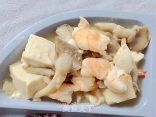 鲜虾蘑菇烩豆腐的做法步骤：6