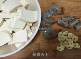 鲜虾豆腐汤的做法步骤：2