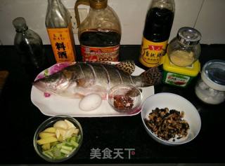 红烧鲑鱼的做法步骤：1