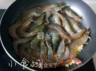 简单大气宴客菜【蒜香黄油虾】的做法步骤：4