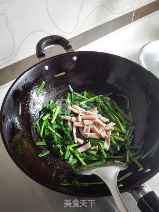 韭菜炒海肠的做法步骤：7