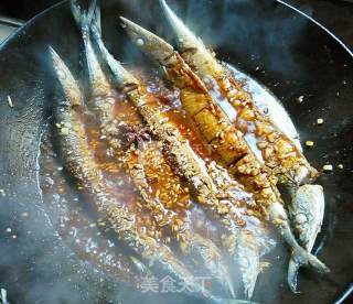 煎焖秋刀鱼的做法步骤：7