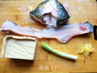 鱼头豆腐汤的做法步骤：1