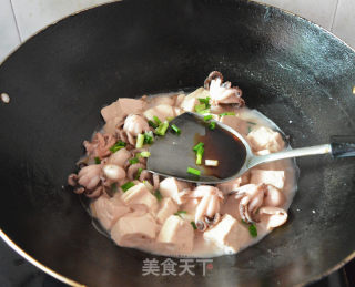 八爪鱼焖豆腐的做法步骤：8