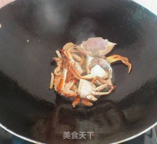 姜葱炒蟹的做法步骤：7