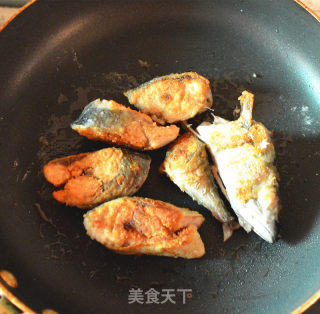 红烧鲅鱼的做法步骤：6