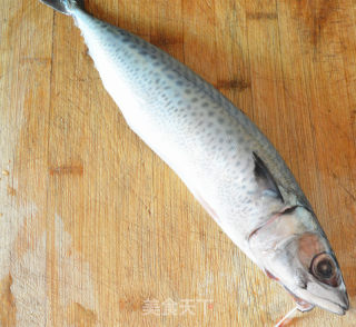 红烧鲅鱼的做法步骤：1