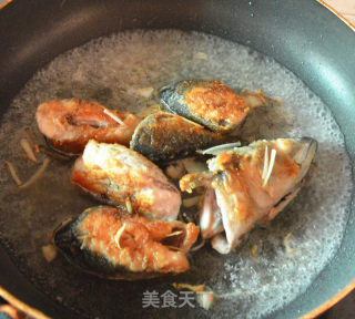 红烧鲅鱼的做法步骤：8