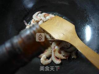 腌白菜炒海虾的做法步骤：3