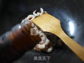 尖椒炒海虾的做法步骤：2