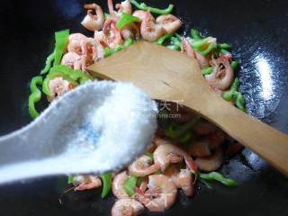 尖椒炒海虾的做法步骤：6