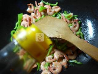 尖椒炒海虾的做法步骤：5