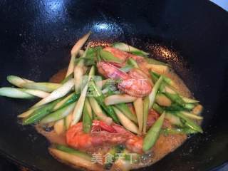 芦笋烧虾的做法步骤：6