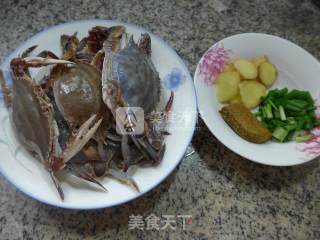 咖喱螃蟹的做法步骤：1