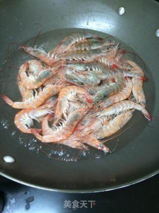 盐水煮虾的做法步骤：1