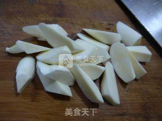 梅干菜茭白炒大头虾的做法步骤：2