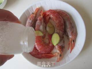 椒盐红虾的做法步骤：3