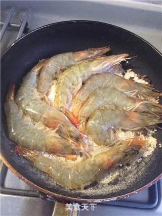 花椒盐焗虾的做法步骤：3