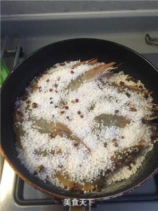 花椒盐焗虾的做法步骤：4