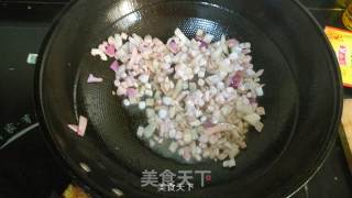 #金龙鱼稻米油#鱿鱼须酱酱炒饭的做法步骤：3