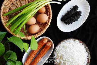 豪华版蛋炒饭—海参蛋炒饭的做法步骤：1