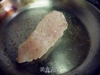 香脆鲷鱼排佐日式沙拉的做法步骤：4