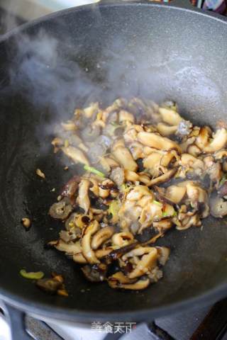 香菇蚝油烩海参的做法步骤：10