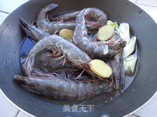 简单宴客菜——水煮大虾的做法步骤：2