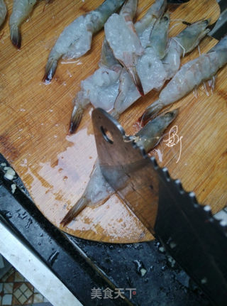 蒜茸粉丝蒸开背虾的做法步骤：5
