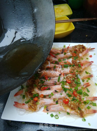 蒜茸粉丝蒸开背虾的做法步骤：9