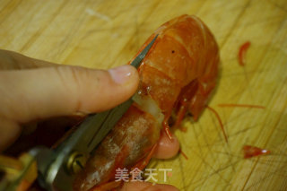 香辣鲜虾土豆干锅的做法步骤：2