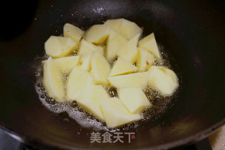 香辣鲜虾土豆干锅的做法步骤：5