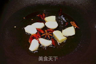 香辣鲜虾土豆干锅的做法步骤：9