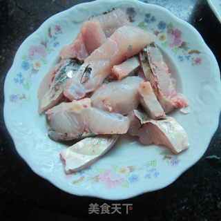 辣椒煮鱼的做法步骤：1