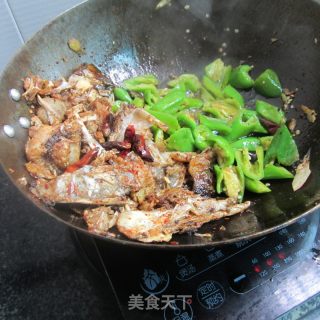干椒干锅鱼头的做法步骤：9